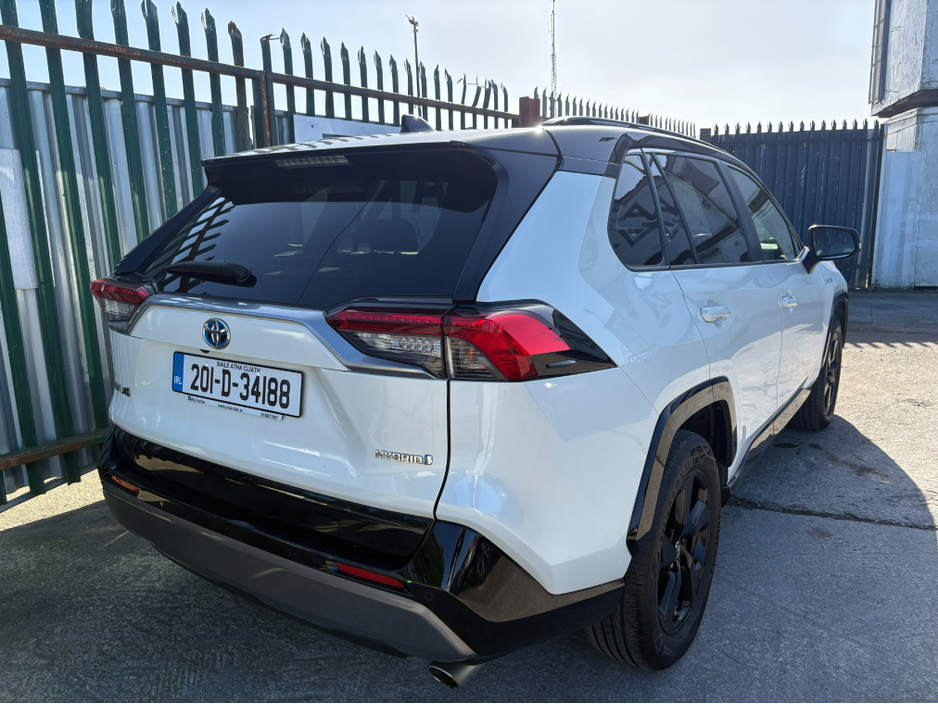 2020 Toyota Rav4 - image 9