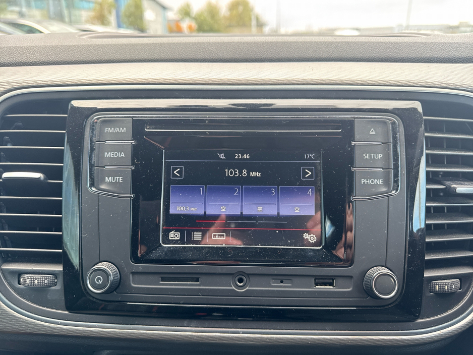 2016 Volkswagen Beetle - image 15