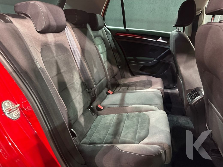 2018 Volkswagen Golf - image 12