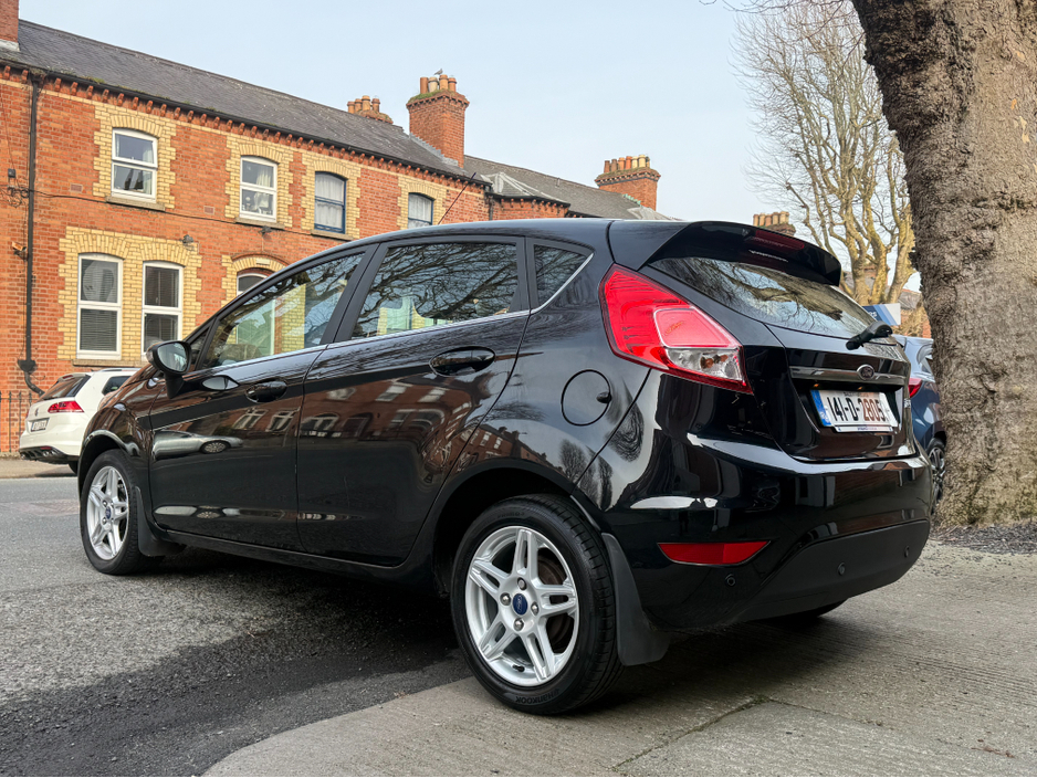 2014 Ford Fiesta - image 9