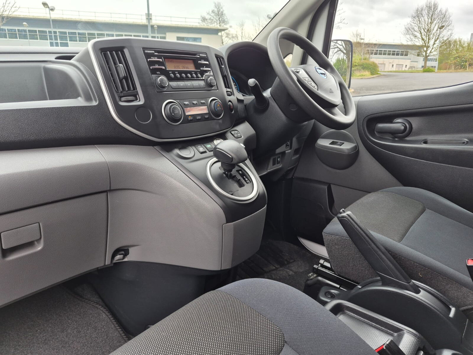 2019 Nissan NV200 - image 17