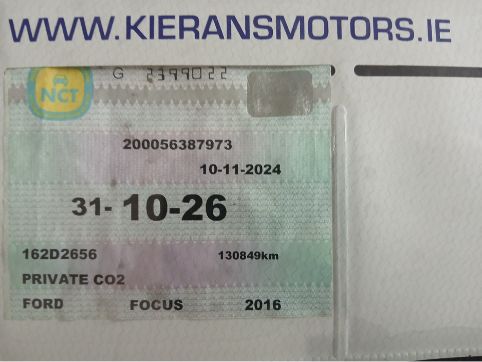 2016 Ford Focus - image 6