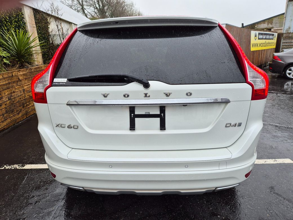 2017 Volvo XC60 - image 7