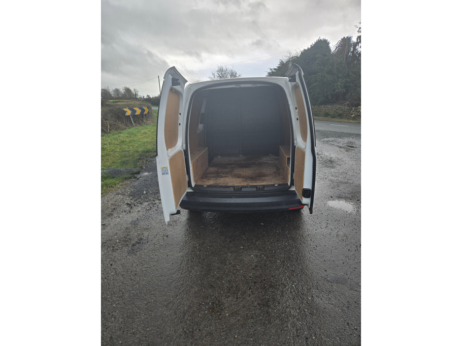 2018 Volkswagen Caddy - image 7