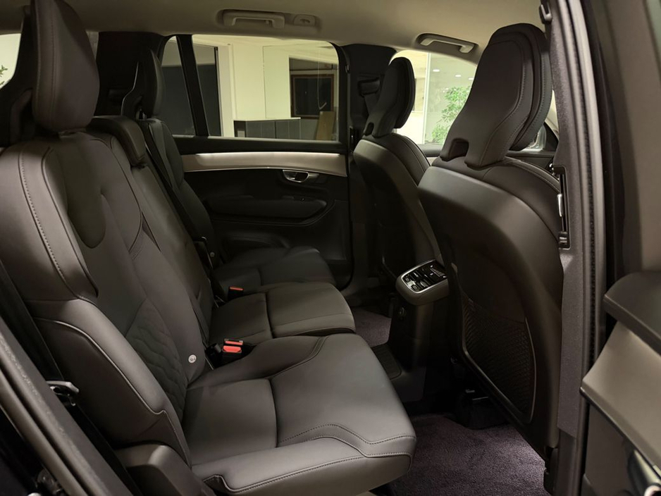 2025 Volvo XC90 - image 25