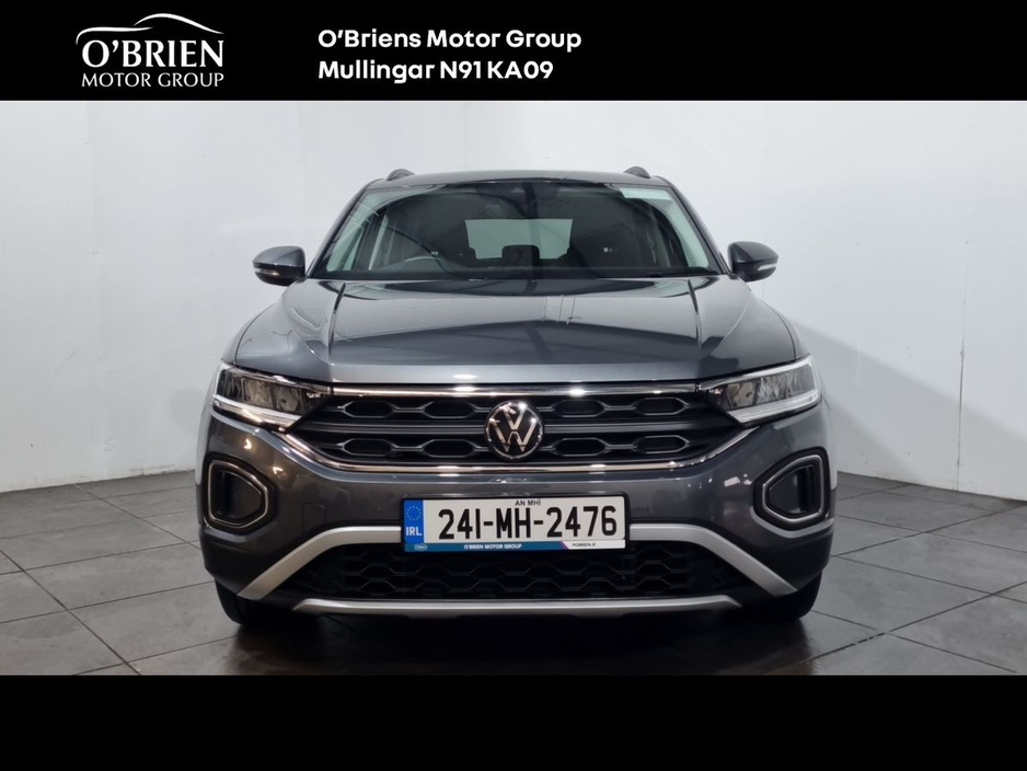 2024 Volkswagen T-Roc - image 8