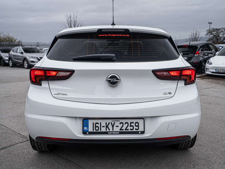 2016 Opel Astra - image 15