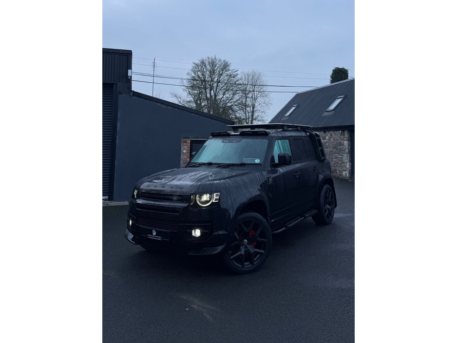 2021 Land Rover Defender  €63,995