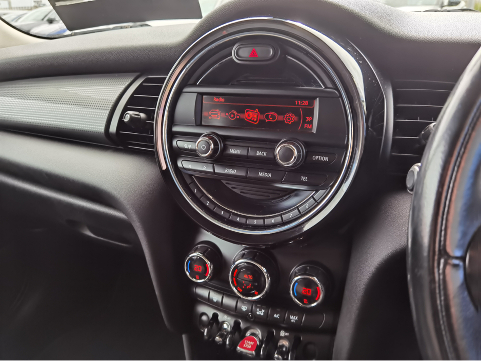 2014 MINI One - image 13