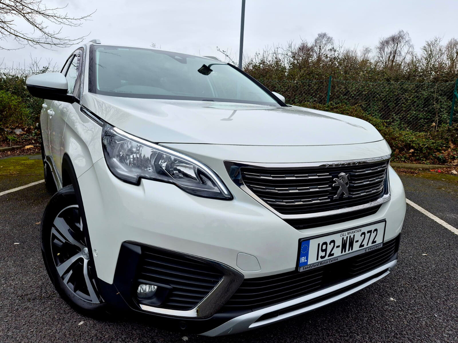 2019 Peugeot 5008 - image 5