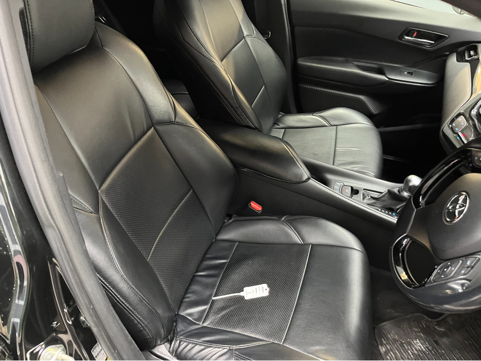 2019 Toyota C-HR - image 11