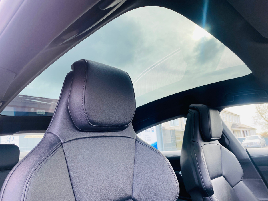 2022 Audi e-tron - image 16