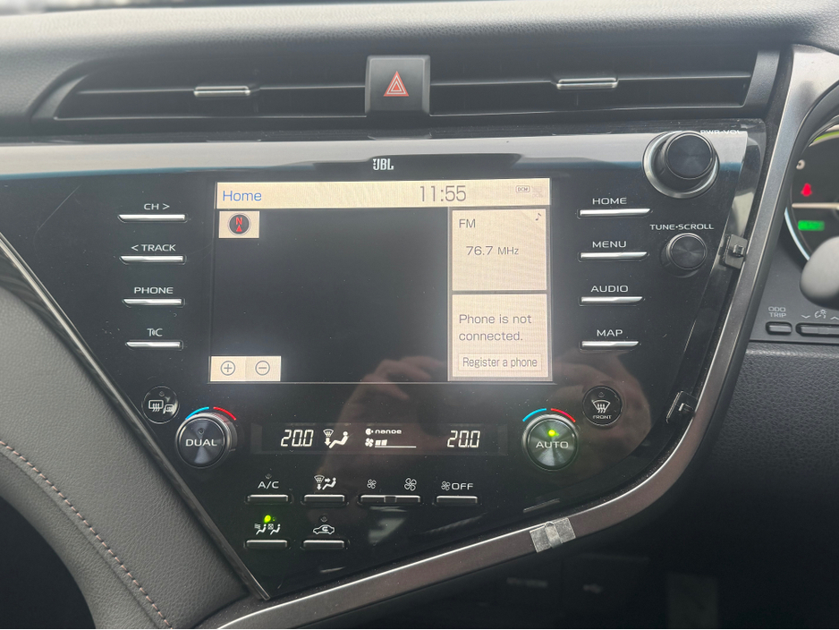 2019 Toyota Camry Hybrid – Pearl White, High Spec, JBL, Mint €20,750