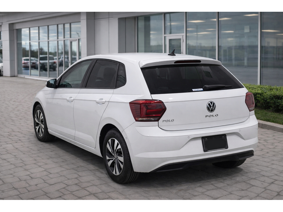 2021 Volkswagen Polo - image 2