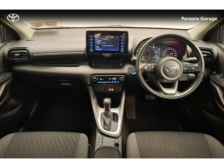 2022 Toyota Yaris - image 6