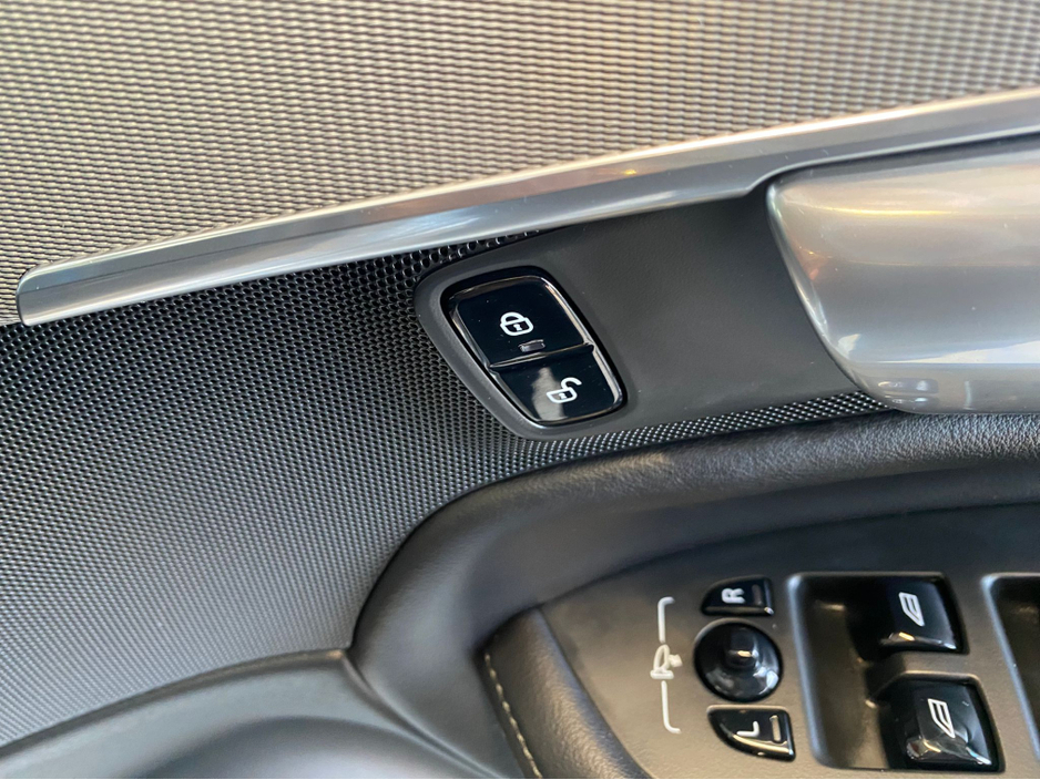 2023 Volvo XC90 2.0 T8 CORE 455BHP 5DR 7S €54,950