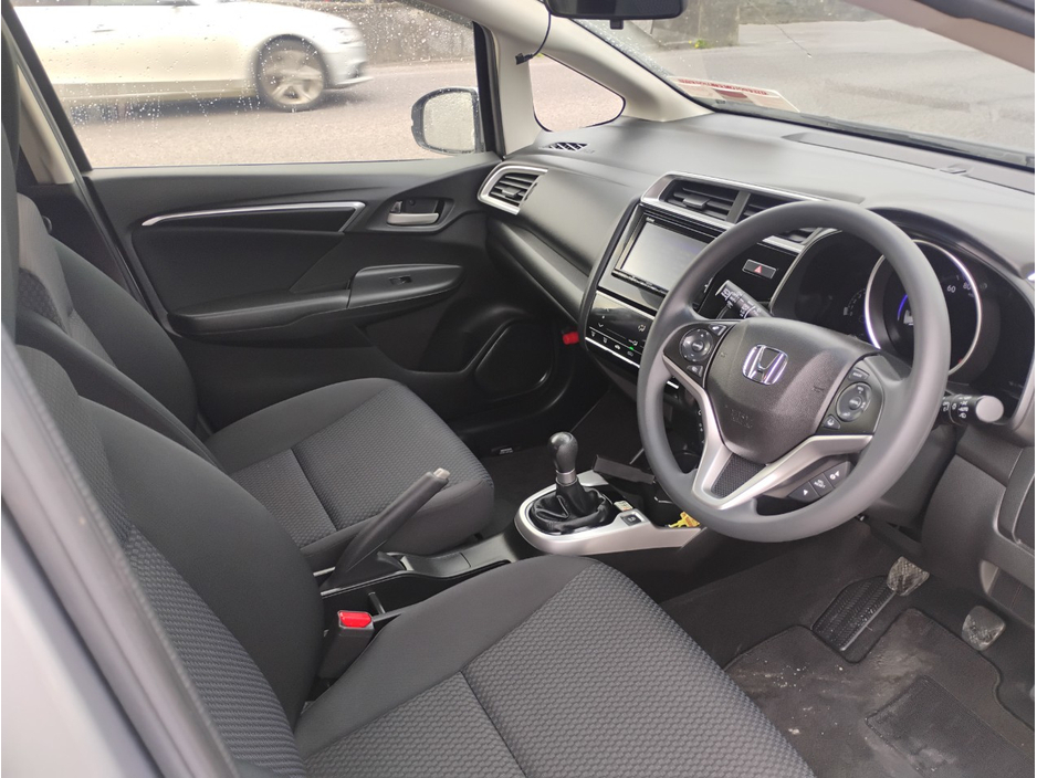 2018 Honda Fit - image 5