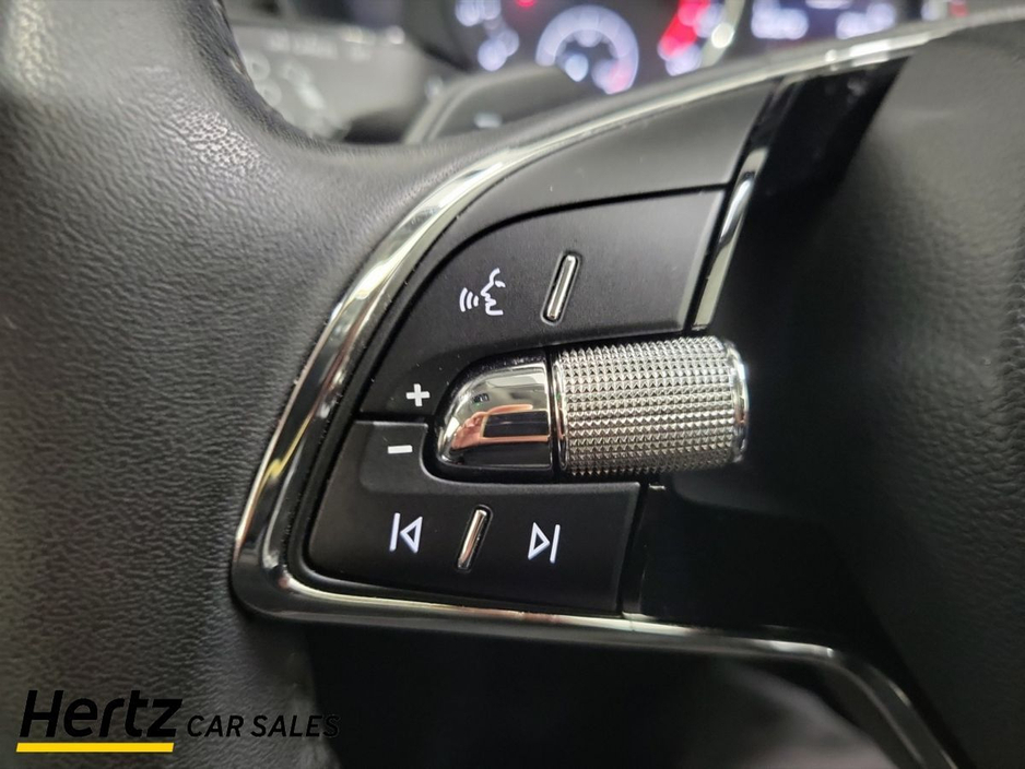 2024 Skoda Octavia - image 24