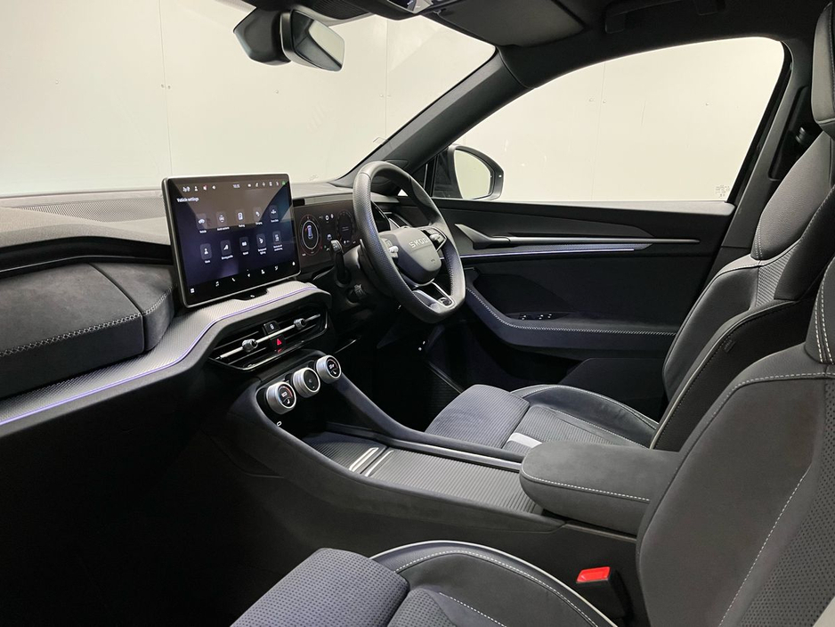2025 Skoda Kodiaq Sportline IV 1.5TSi PHEV 204BHP - Reversing Camera - Climate Control - Sat Nav - Heated Seats - Keyless Start - Apple CarPlay/Android Auto