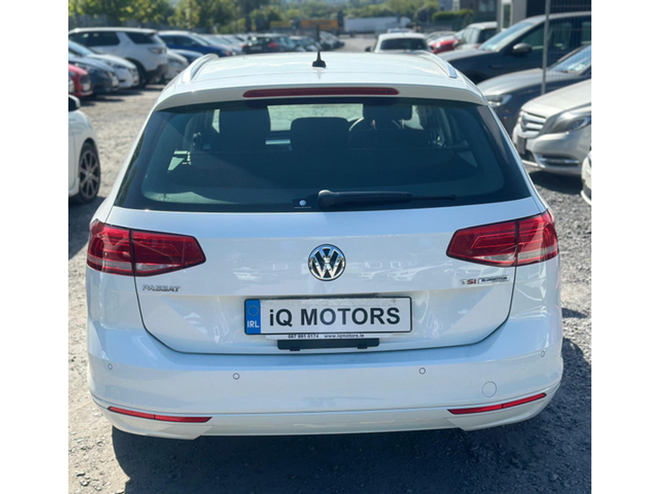 2016 Volkswagen Passat - image 12