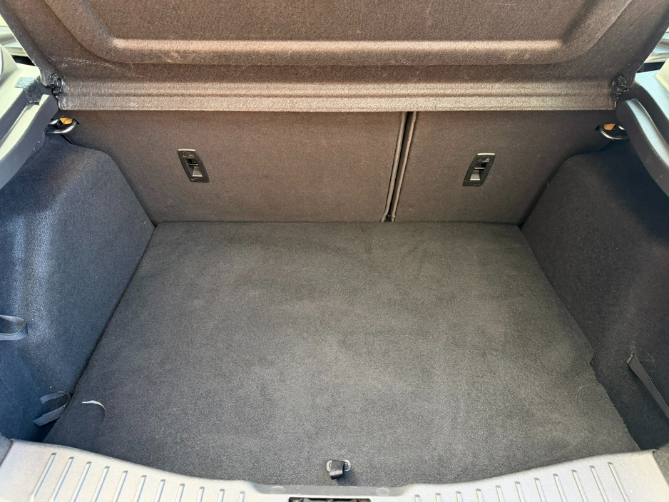 2017 Ford Focus - image 19