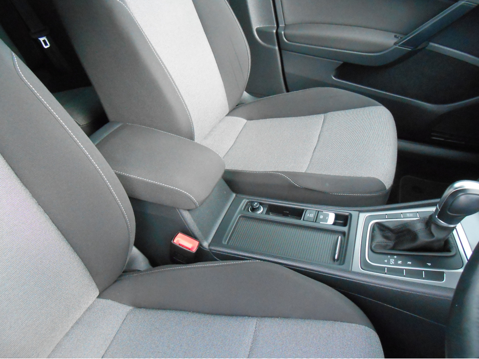 2016 Volkswagen Golf - image 6