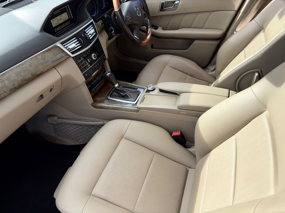 2011 Mercedes-Benz E Class - image 15