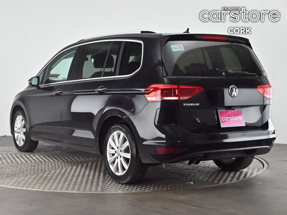 2016 Volkswagen Touran - image 3