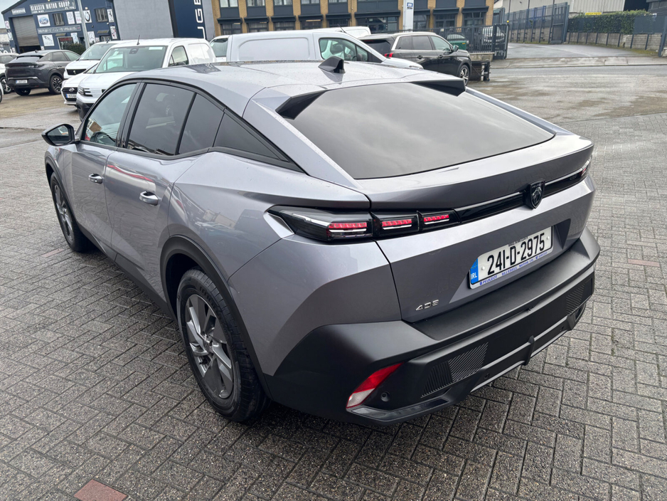 2024 Peugeot 408 - image 5