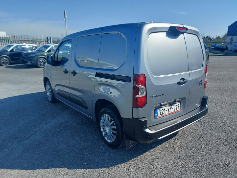 2022 Citroen Berlingo - image 10