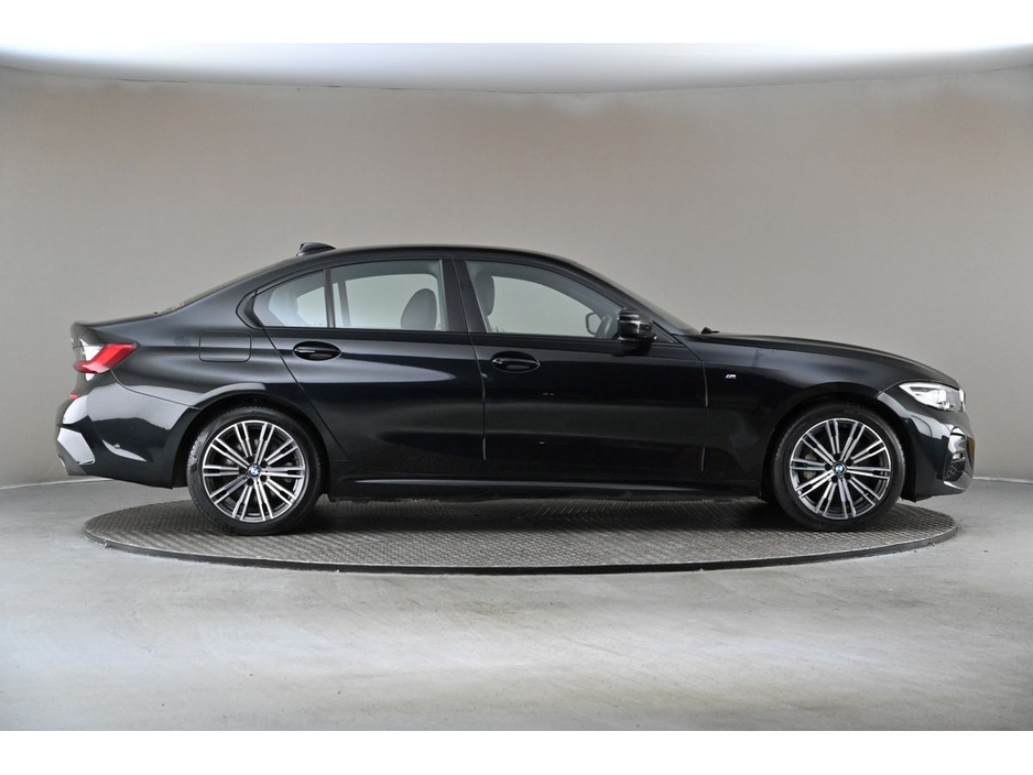 2020 BMW 3 Series - image 12