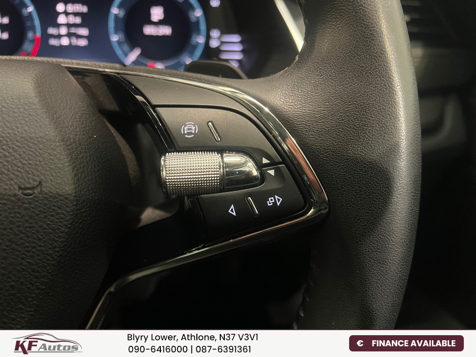 2023 Skoda Octavia - image 25