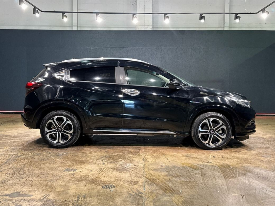 2019 Honda Vezel - image 2