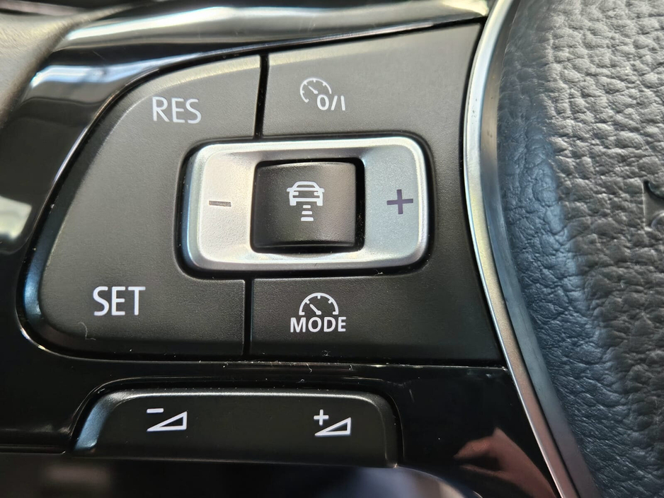 2018 Volkswagen Touran - image 8