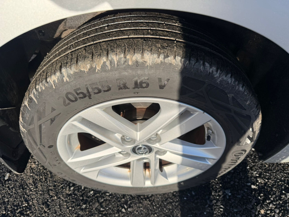 2019 Toyota Corolla - image 8