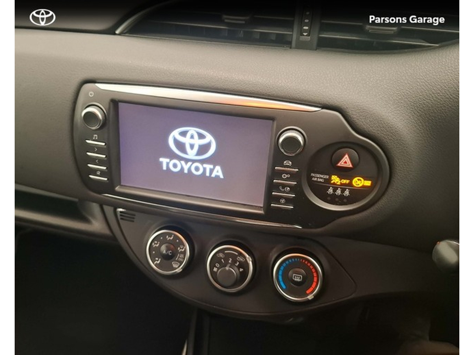 2020 Toyota Yaris - image 9