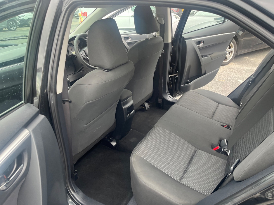 2016 Toyota Corolla - image 11