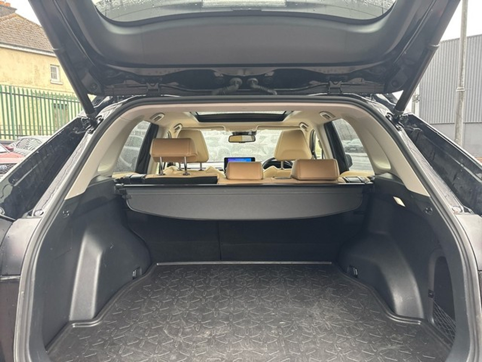 2023 Toyota Rav4 - image 10