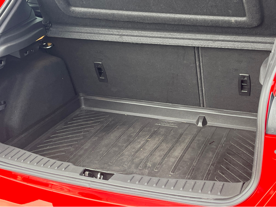 2018 Ford Focus - image 9