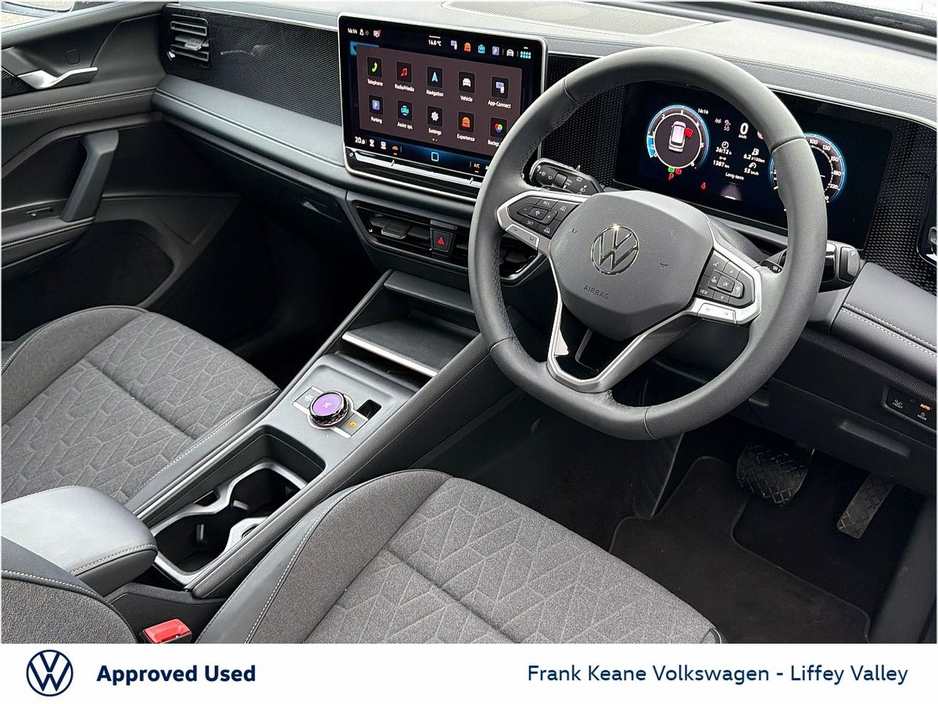 2025 Volkswagen Tiguan - image 7