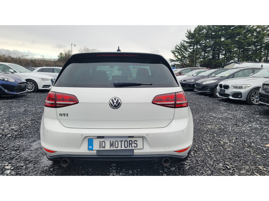 2016 Volkswagen Golf - image 5