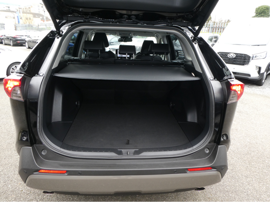 2025 Toyota Rav4 - image 8