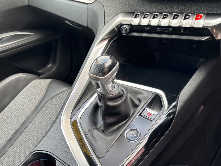 2018 Peugeot 5008 - image 7