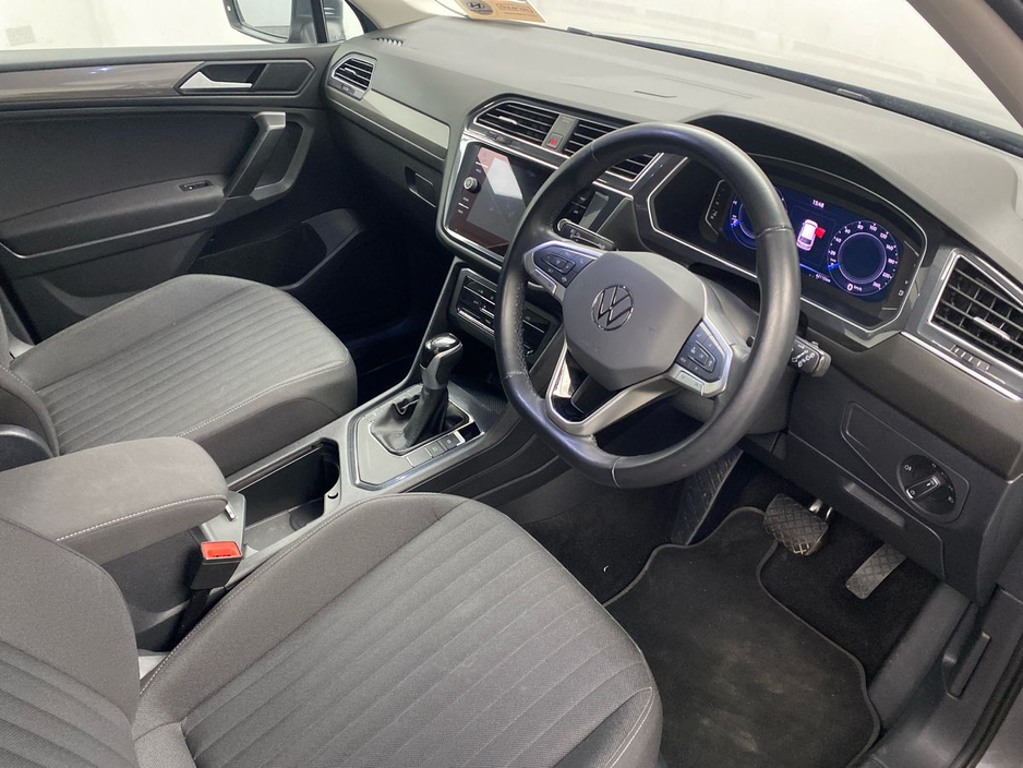 2024 Volkswagen Tiguan - image 6