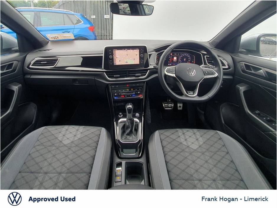 2024 Volkswagen T-Roc - image 2