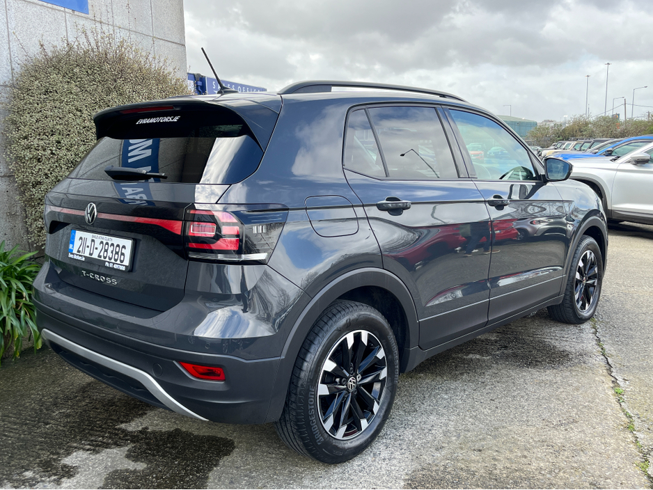 2021 Volkswagen T-Cross - image 4