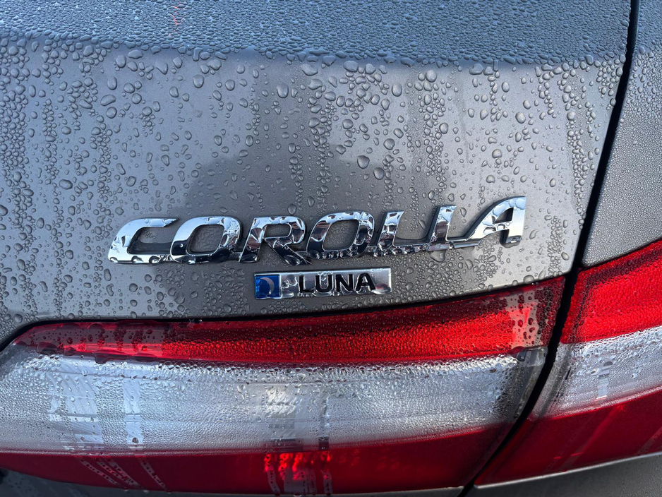 2015 Toyota Corolla - image 13