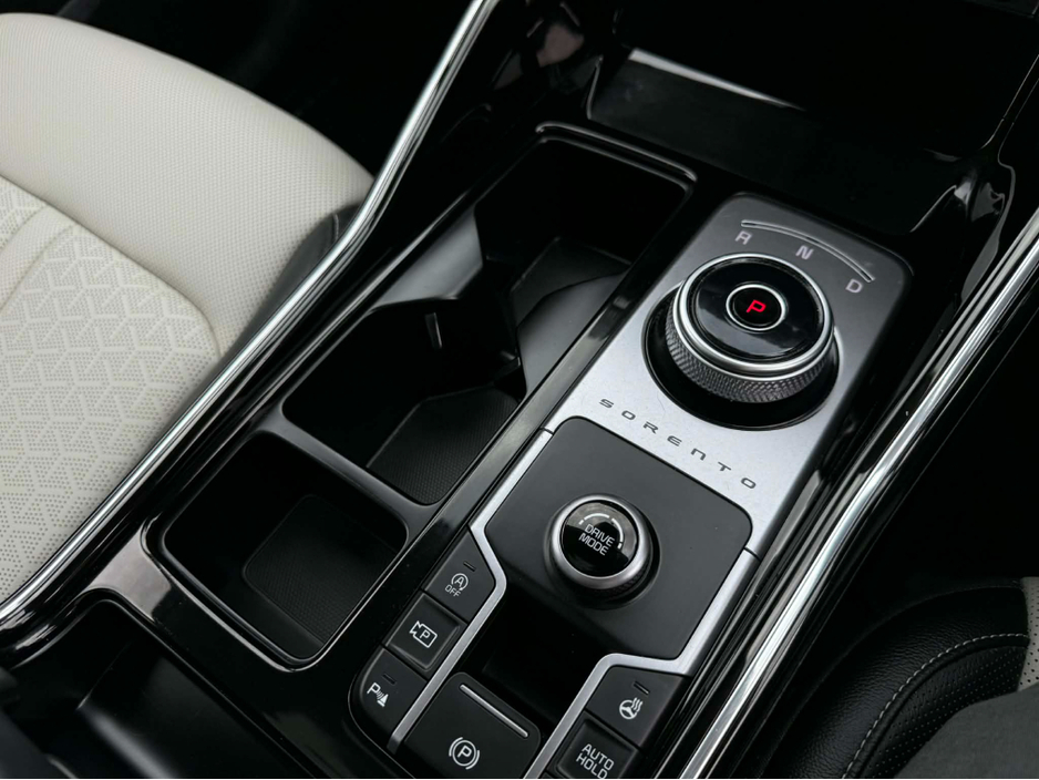 2023 Kia Sorento - image 20