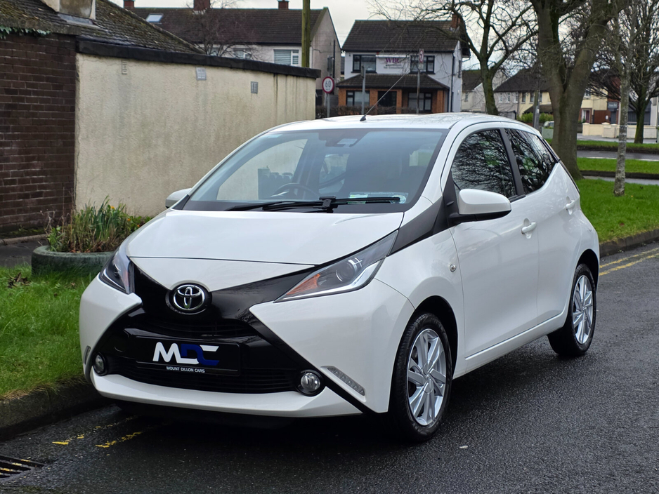 2017 Toyota Aygo 1.0 VVT-i x-play+ €8,450