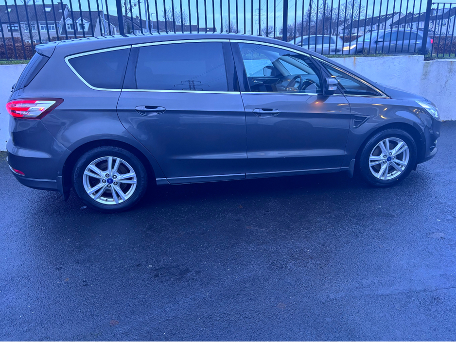 2016 Ford S-Max 2.0 TDCI TITANIUM 150PS 5DR // 7 SEATER €13,995
